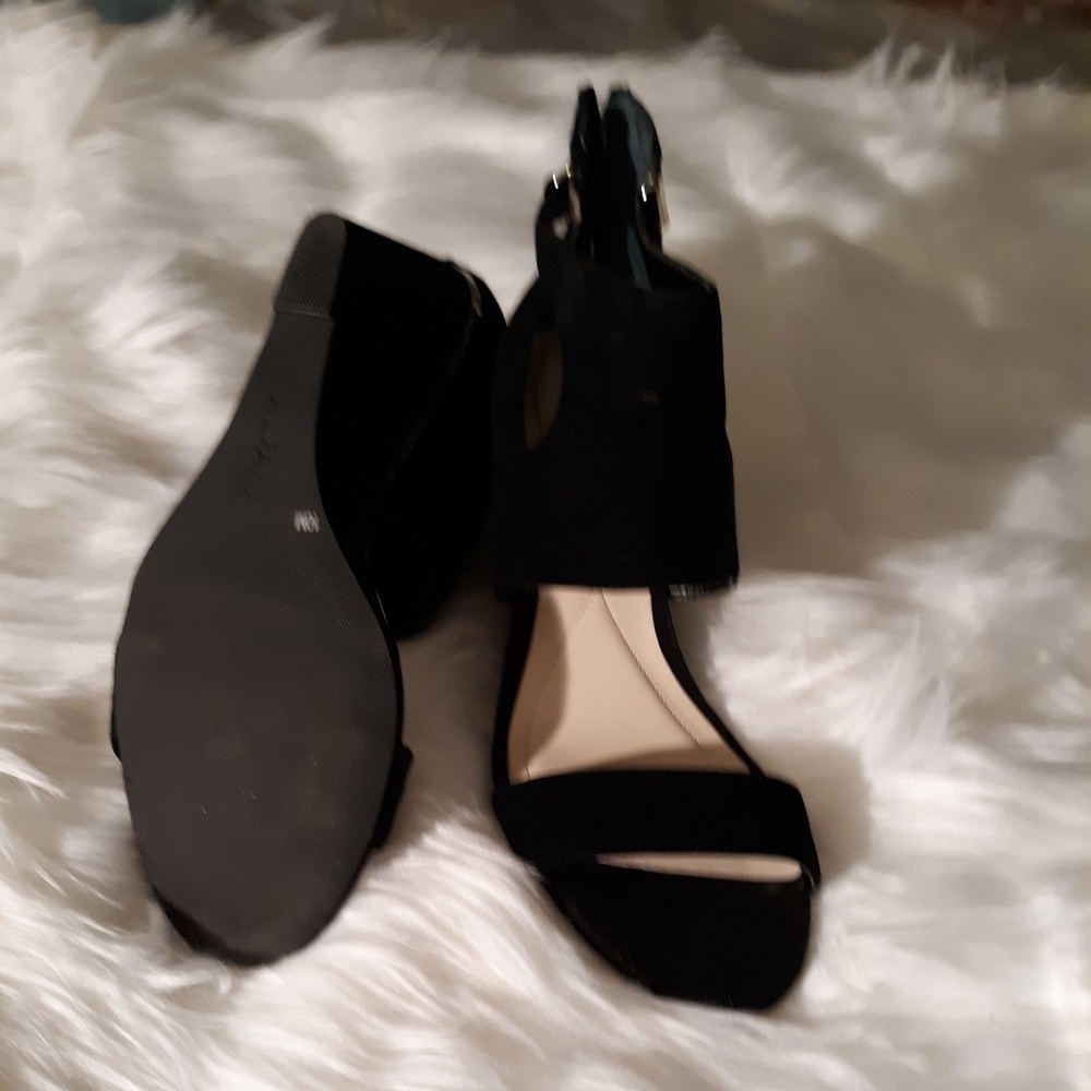 Shoes - Picture 3 of 5